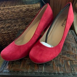 ❤️‍🔥Size 8.5. Red pumps❤️‍🔥